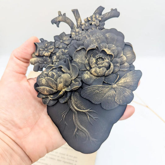 Ex-voto cœur anatomique noir et or pour décoration intérieure mystique et romantique