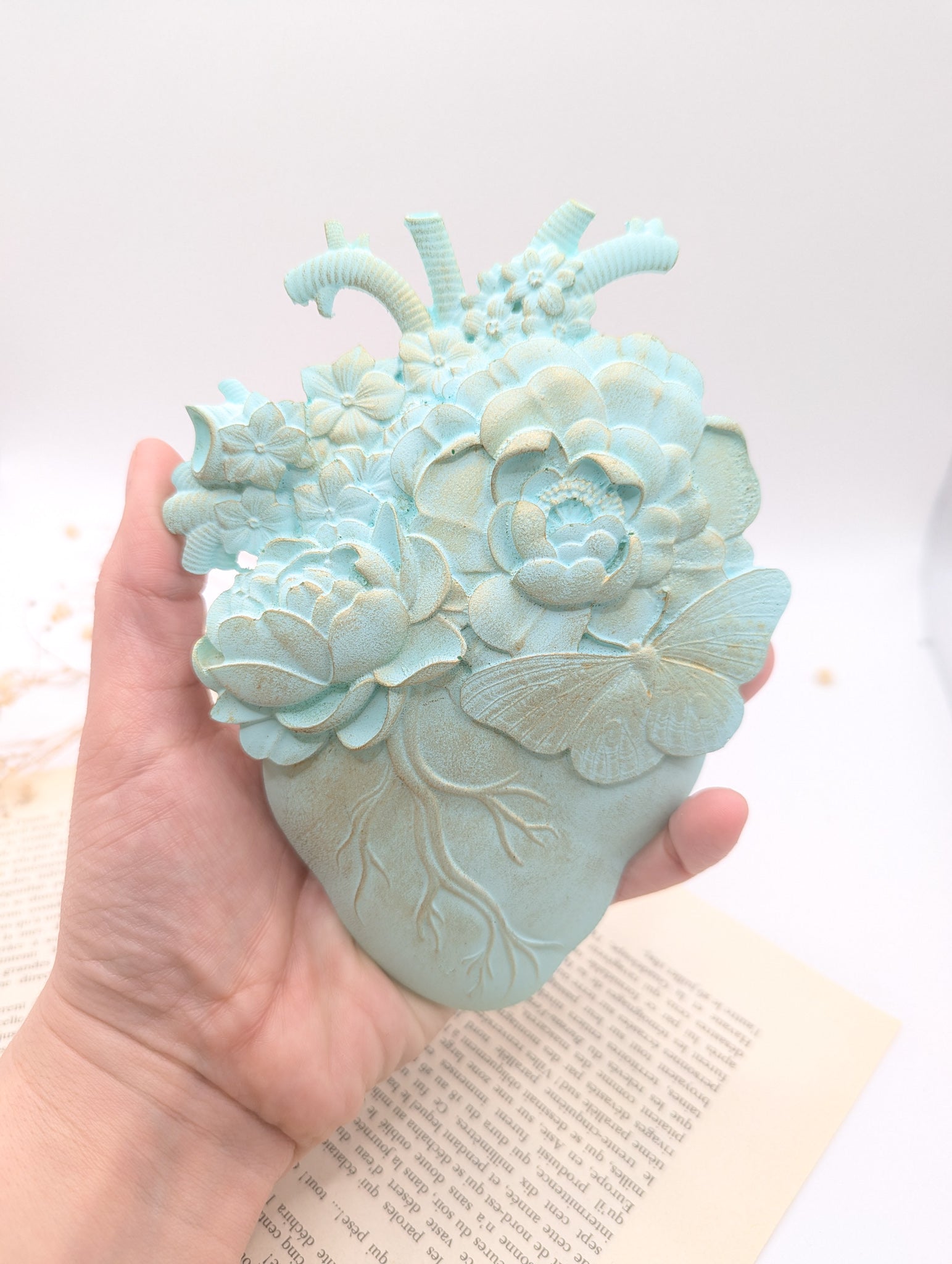 Coeur anatomique et romantique vert pastel decoration vintage cabinet de curiosité