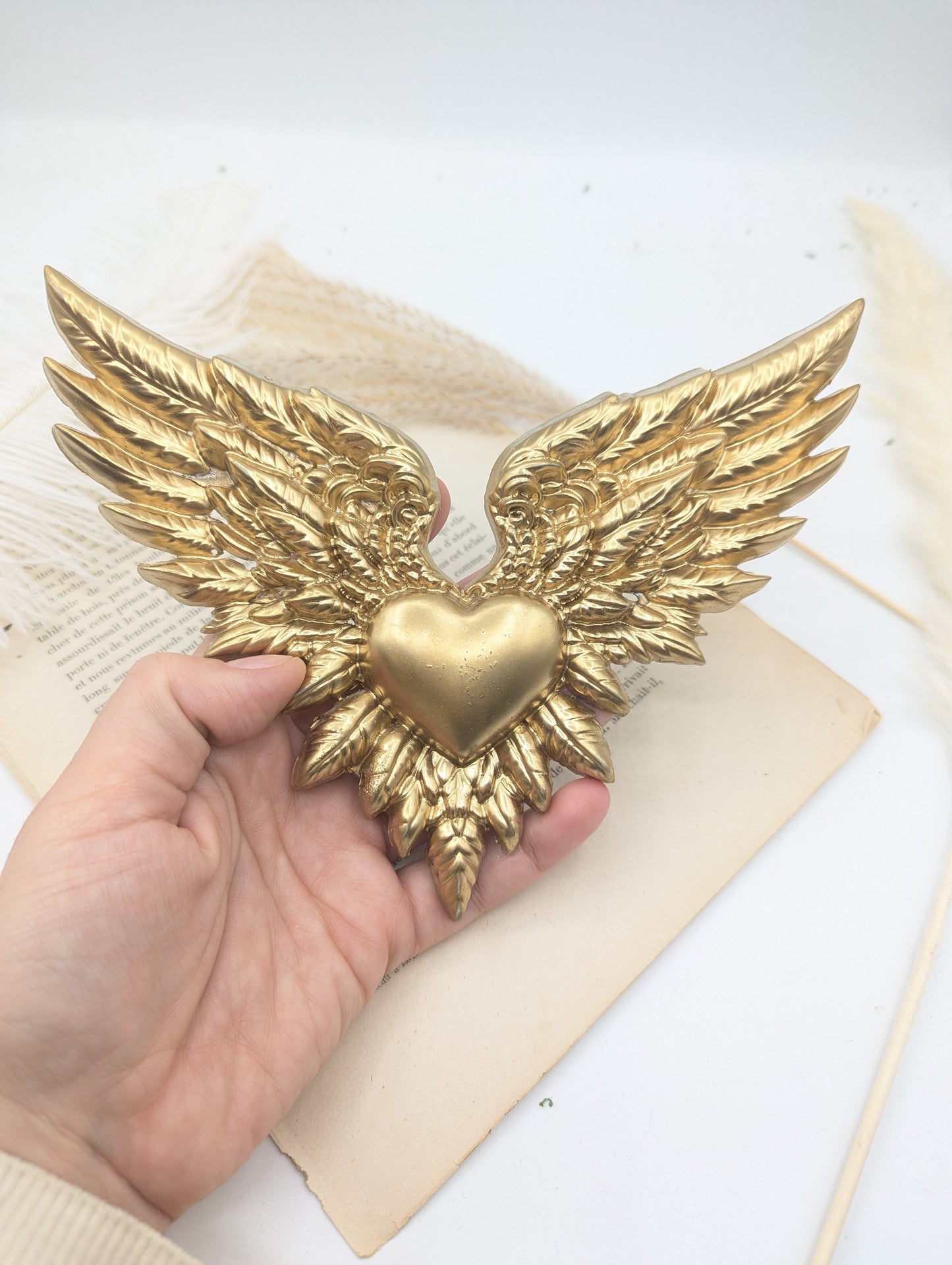 Cœur ange en résine dorée – idée cadeau déco romantique originale