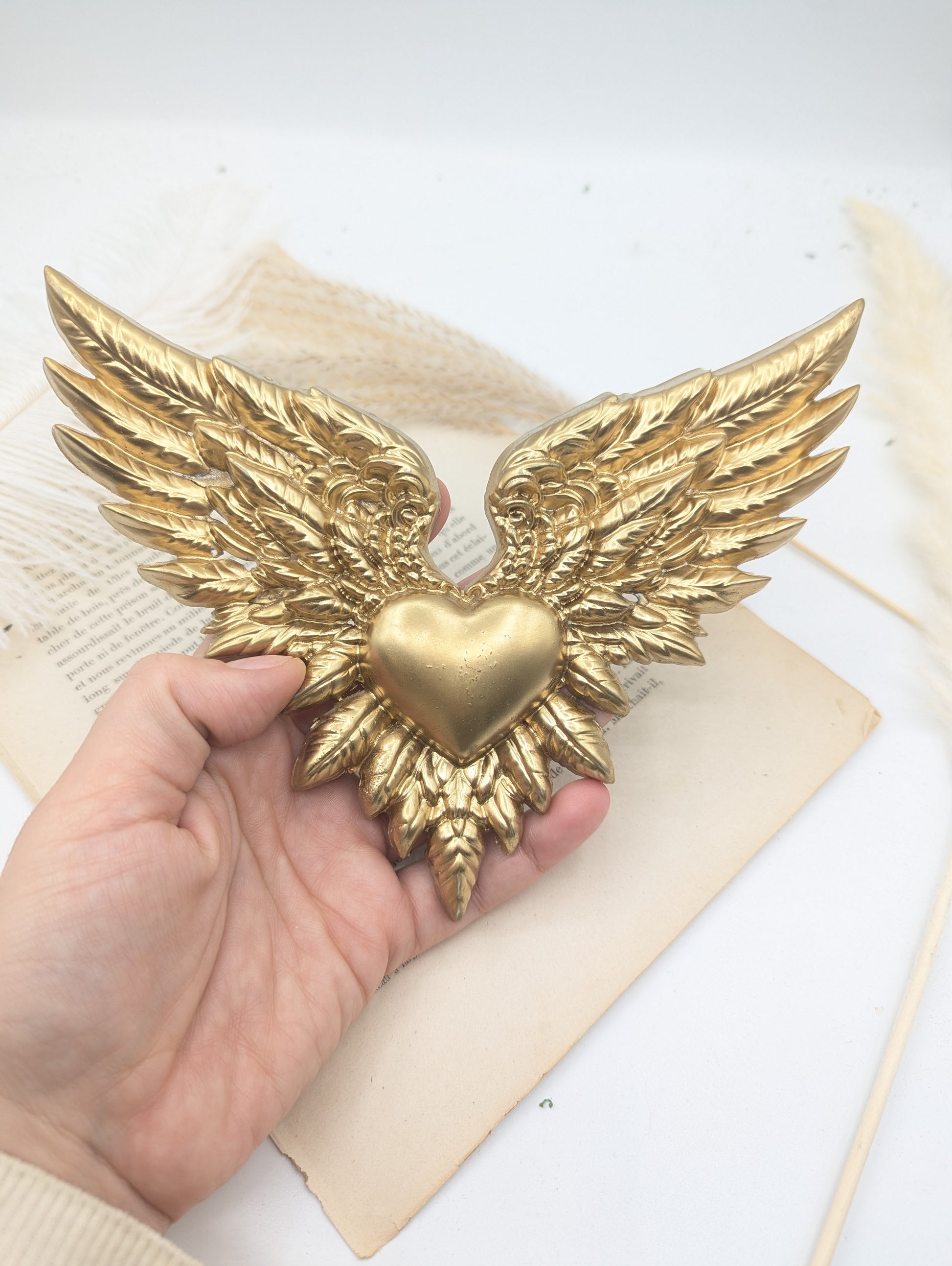 Cœur ange en résine dorée – idée cadeau déco romantique originale