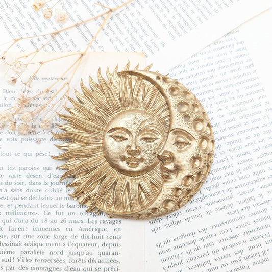 Décoration murale soleil et lune doré – visages enlacés magique féerique cabinet de curiosité