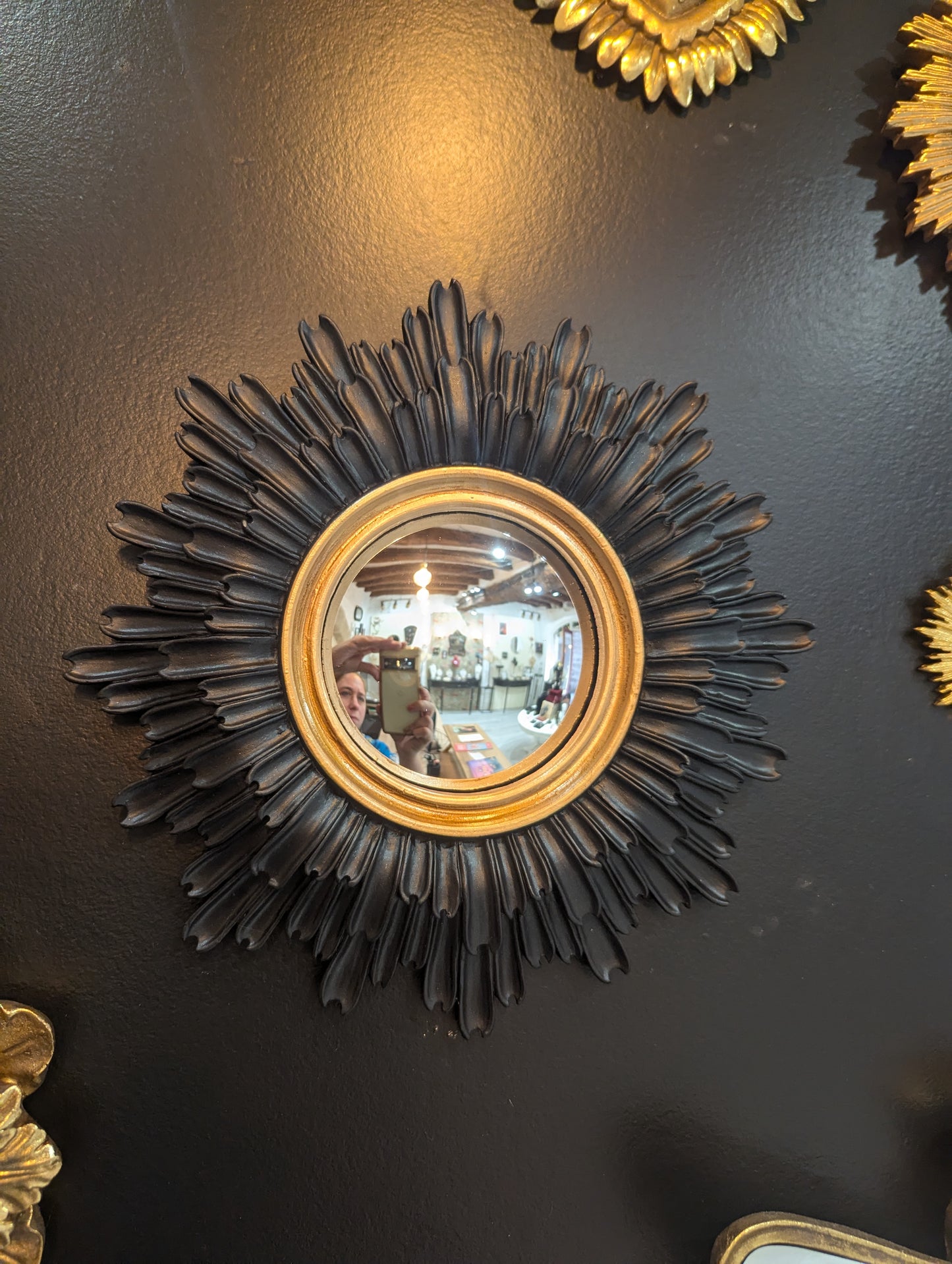 Miroir soleil convexe noir et or – décoration murale gothique 