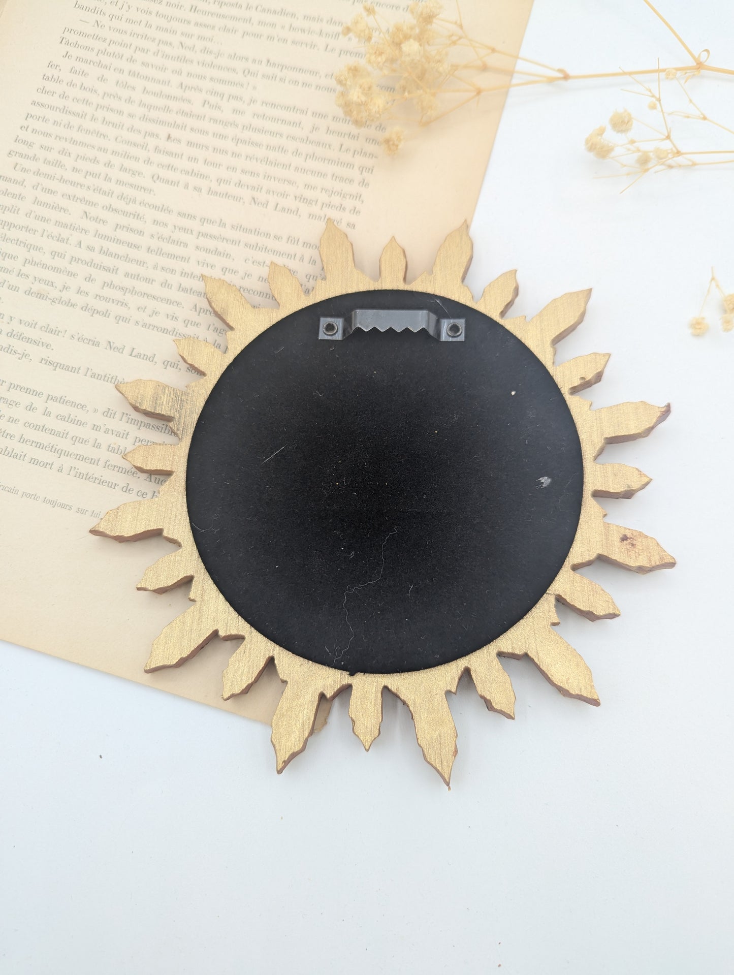 Miroir rond soleil ex-voto doré – Décoration vintage rétro & cabinet de curiosités