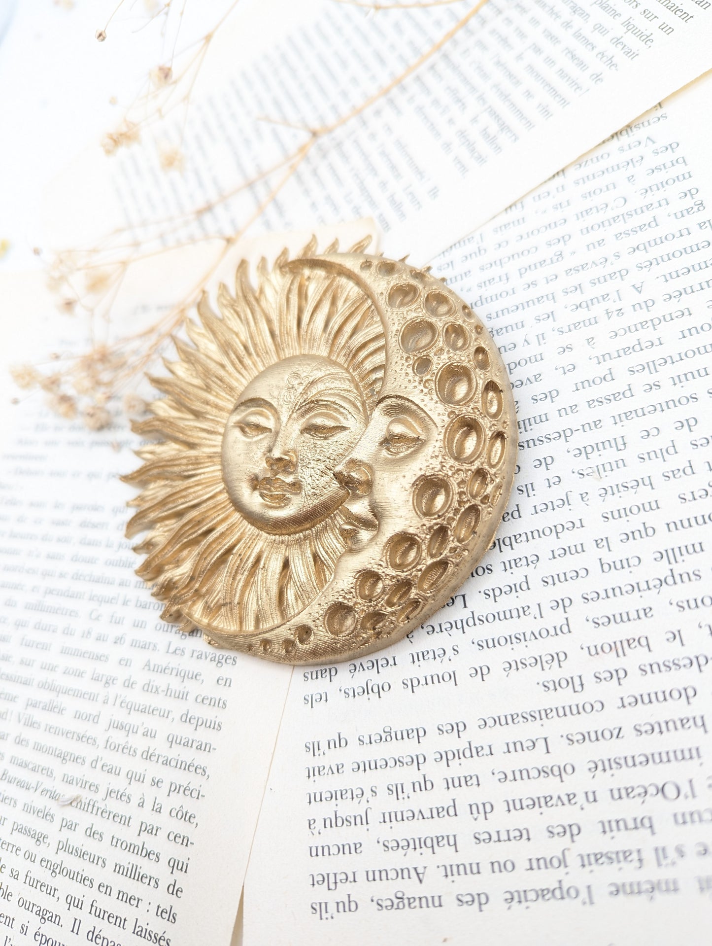 Décoration murale soleil et lune doré – magie féerique & cabinet de curiosité fantastique