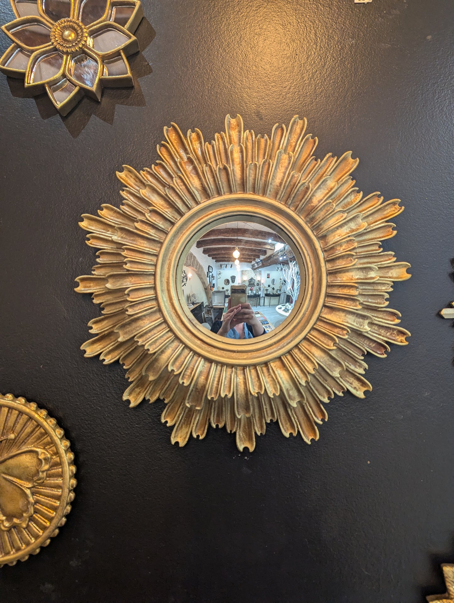 Miroir convexe soleil doré ex-voto – Miroir de sorcière mystique & cabinet de curiosités