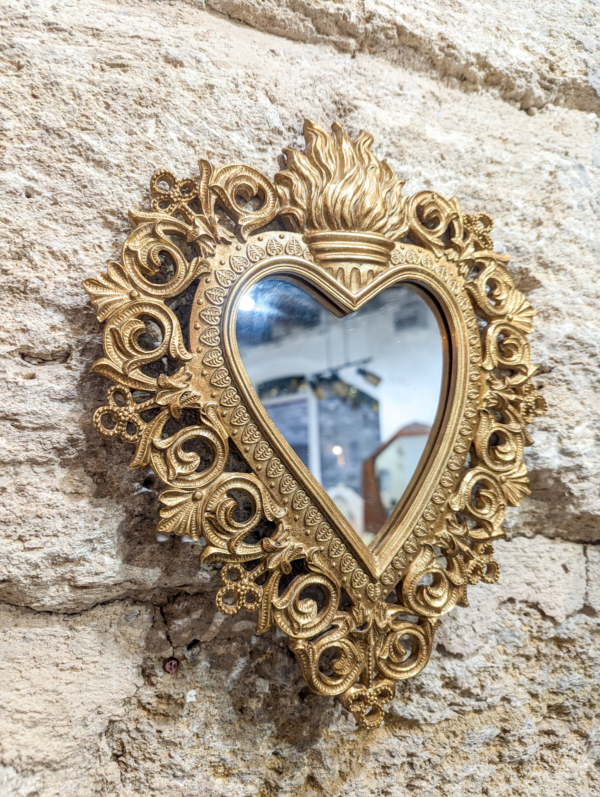 Miroir cœur sacré flamboyant doré, style baroque victorien