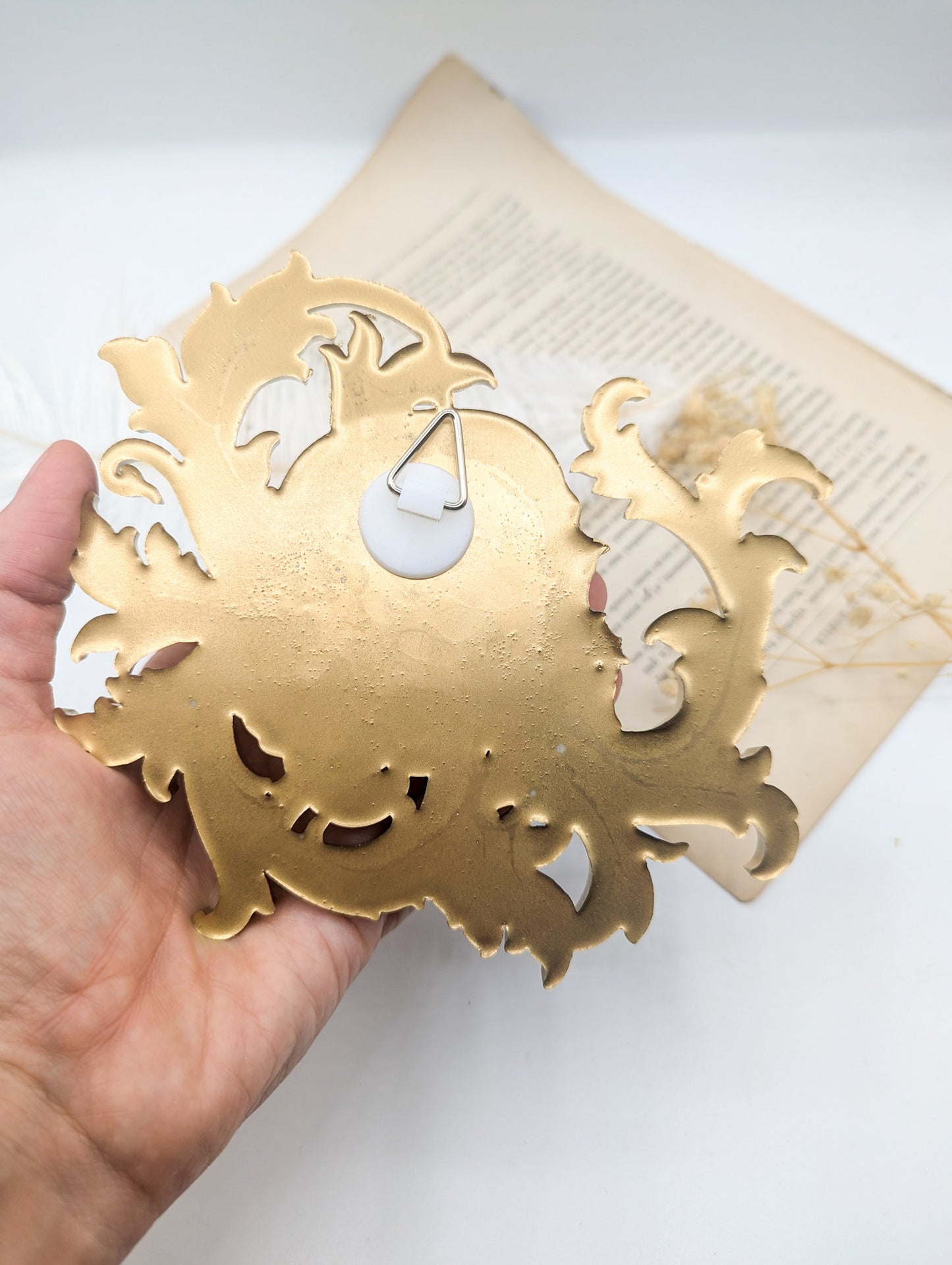 Décoration murale crâne baroque doré – Sculpture murale élégante & cabinet de curiosités