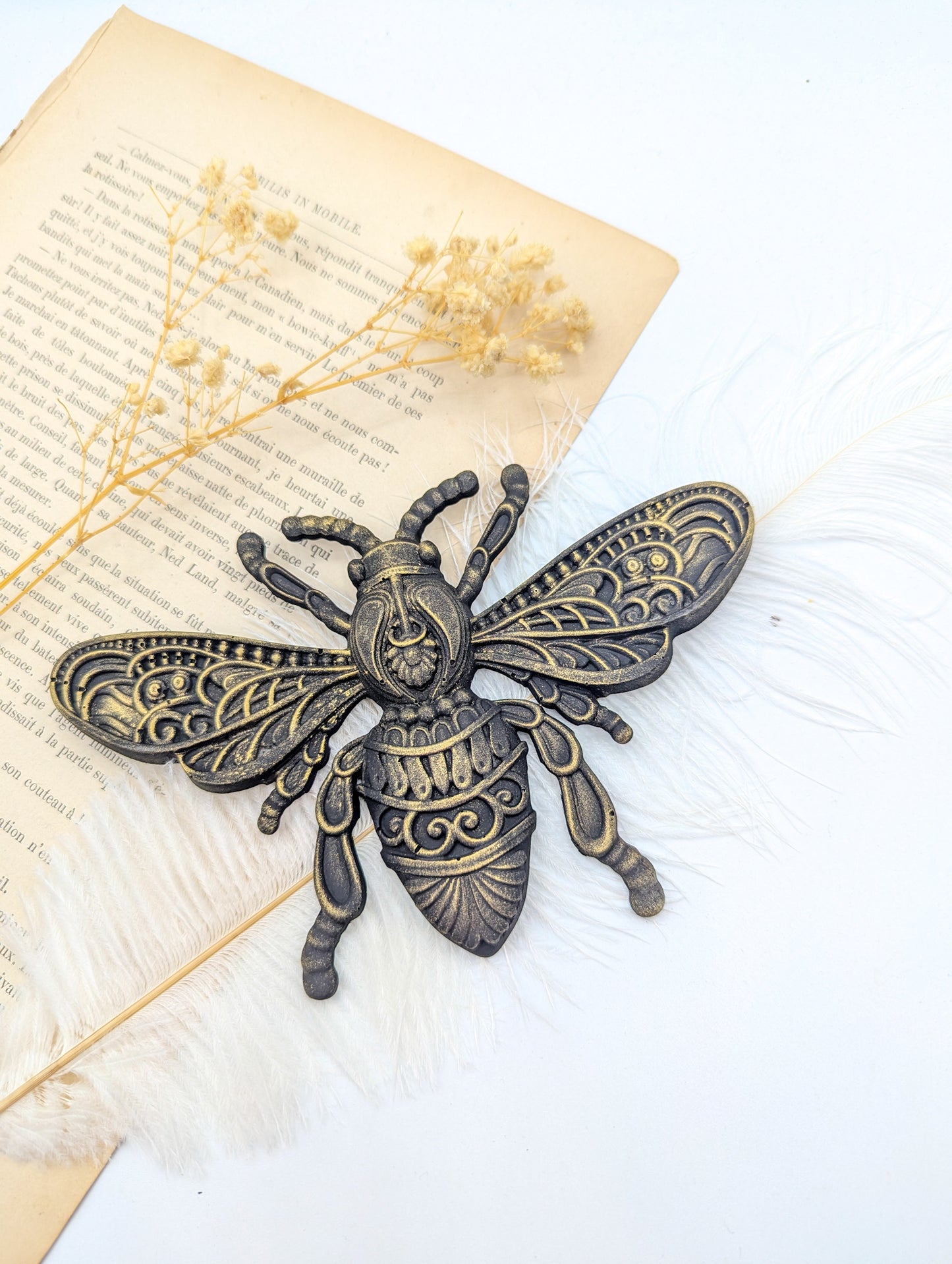Abeille murale noire art déco pour décoration industrielle et intérieure vintage