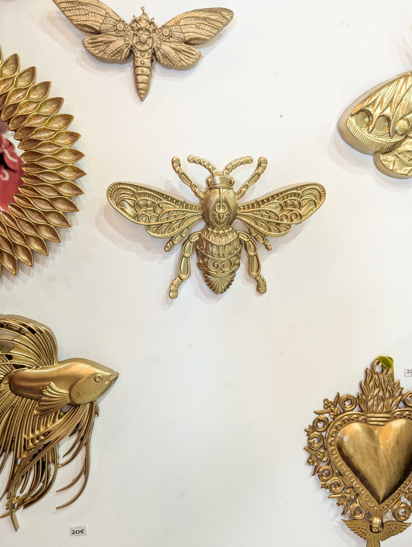 Décor mural abeille inspiration cabinet de curiosités pour salon ou bureau