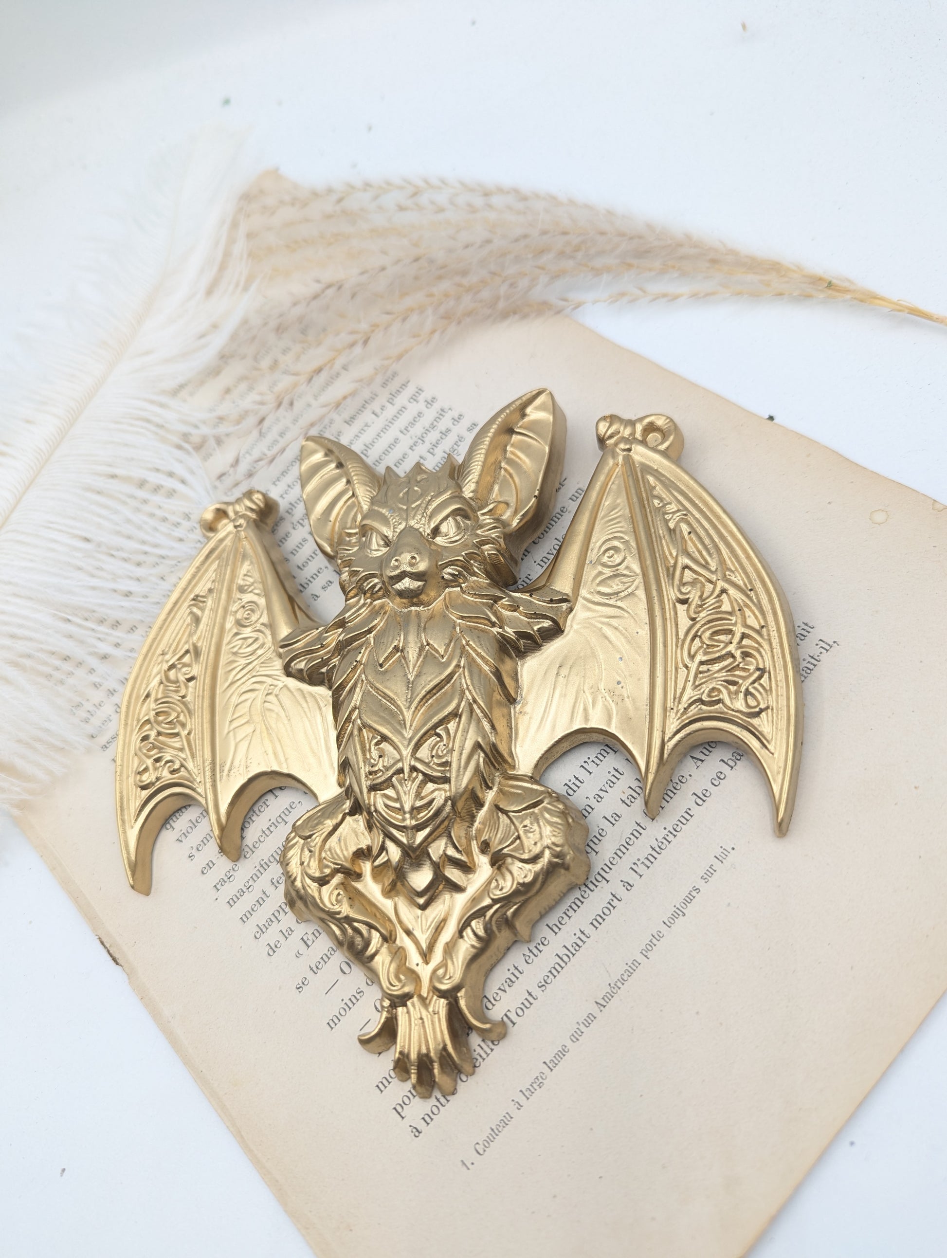 Décoration murale chauve-souris, style gothique steampunk doré antique