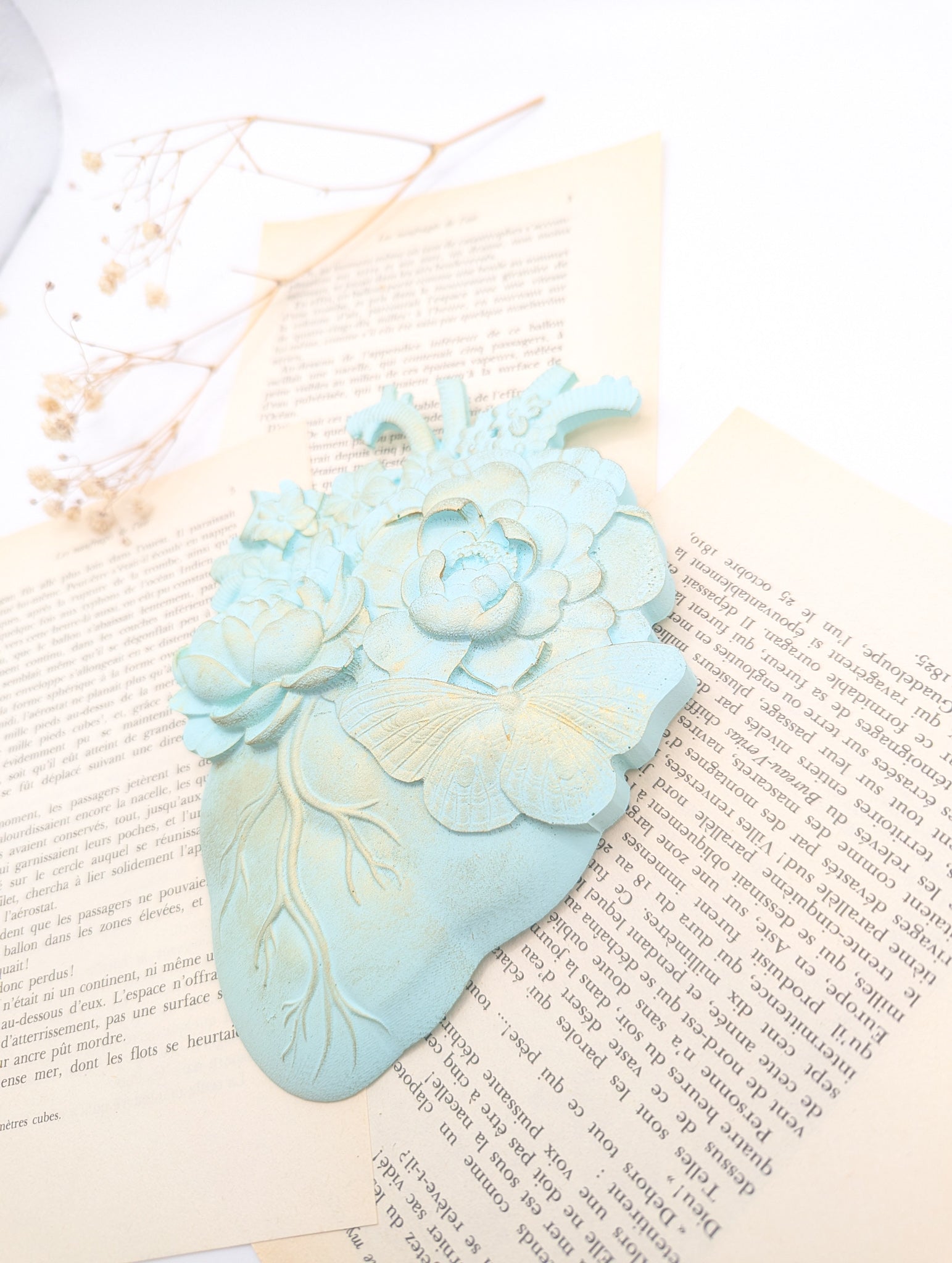 Coeur anatomique et romantique vert pastel decoration vintage cabinet de curiosité