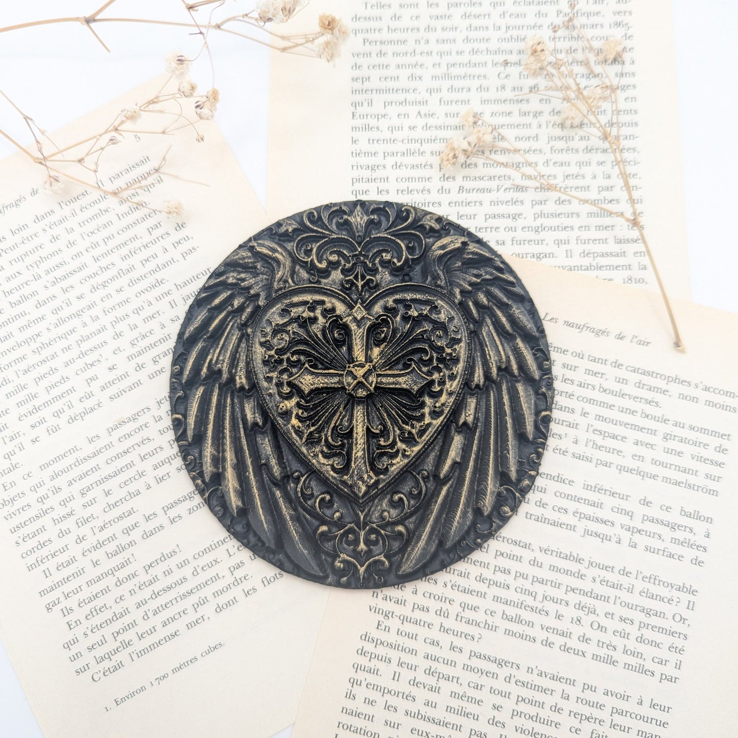 Coeur sacre ex voto decoration murale gothique