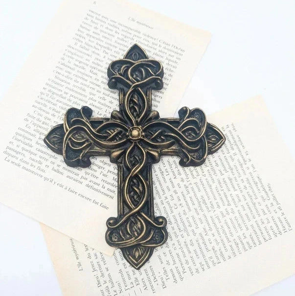 Croix murale gothique noire style ex-voto décoration baroque sacrée