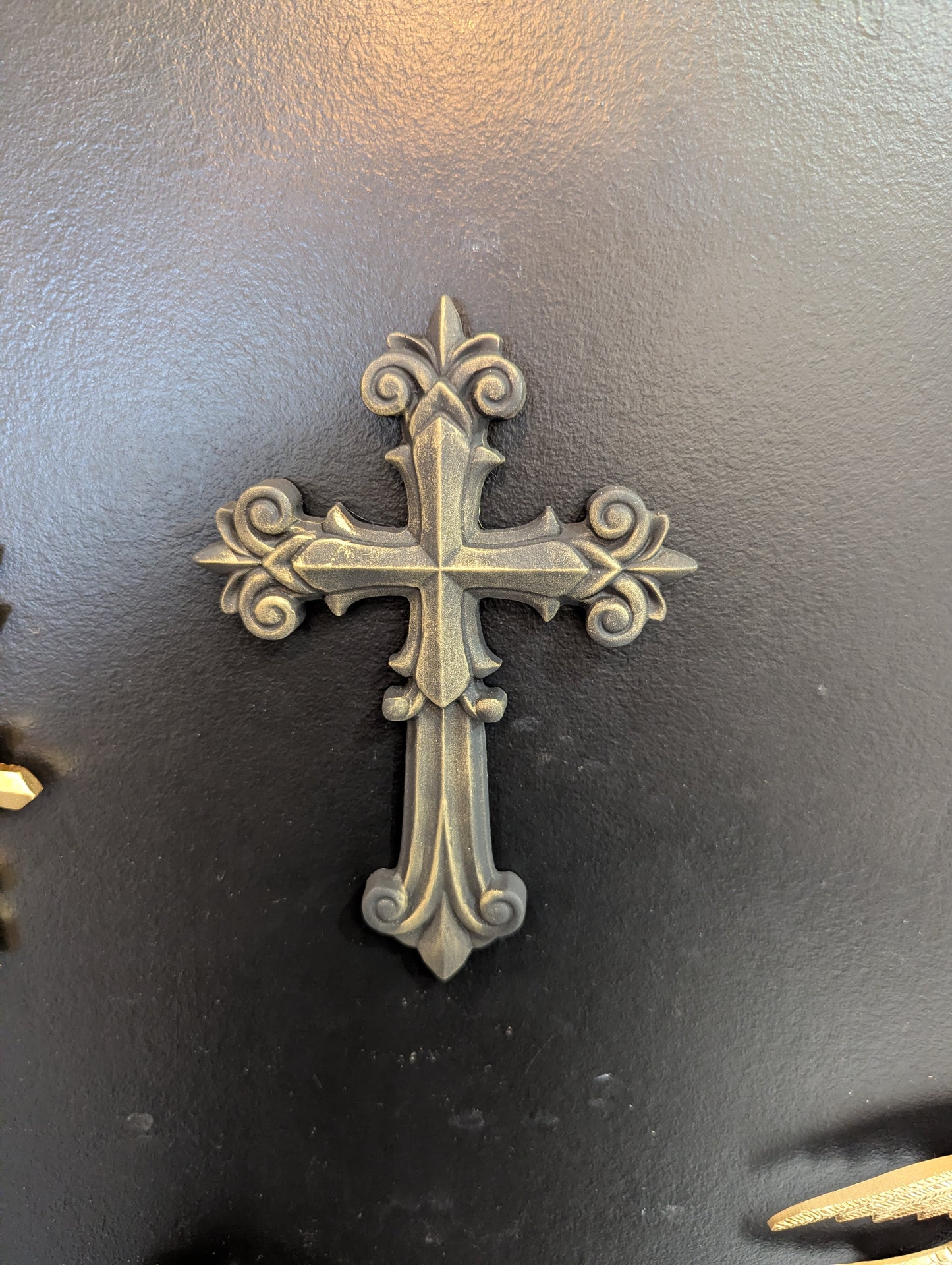 Croix baroque gothique