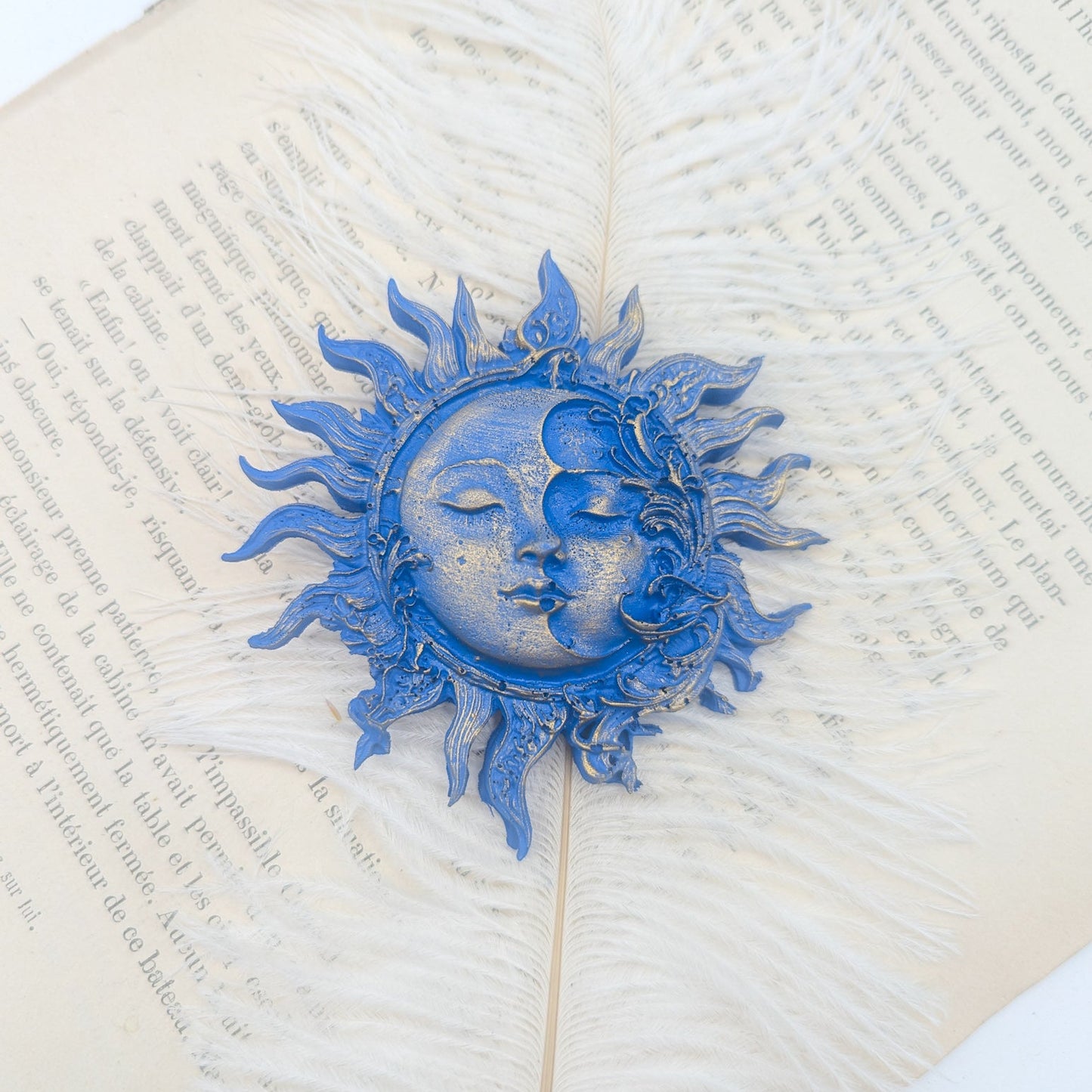 Soleil et lune en résine bleu – idée cadeau ésotérique astrologique original