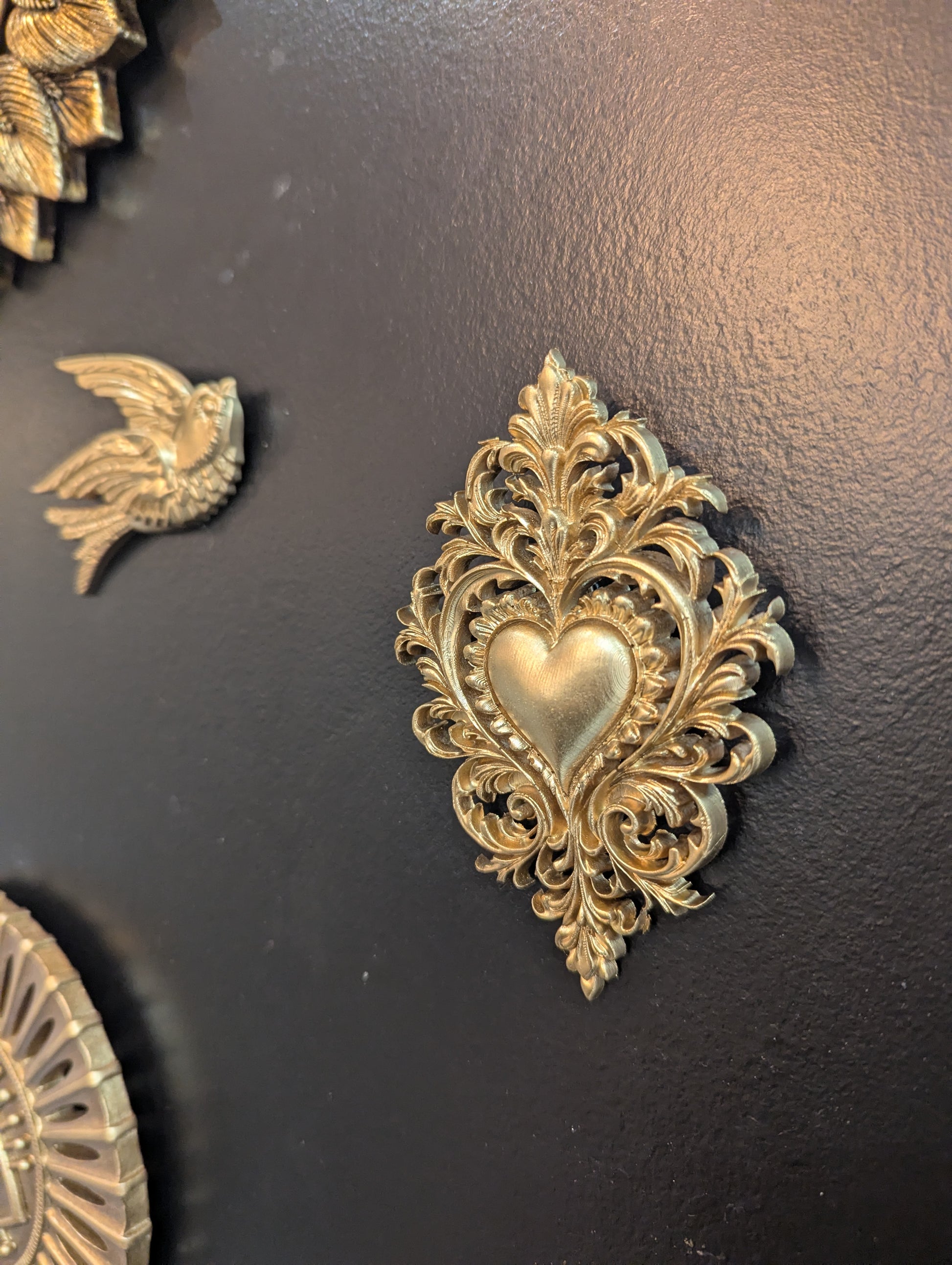 Mur de curiosité avec décoration murales