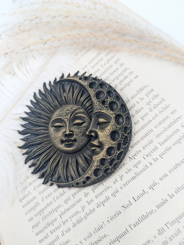 Soleil lune décoratif en résine noir antique – vue de face